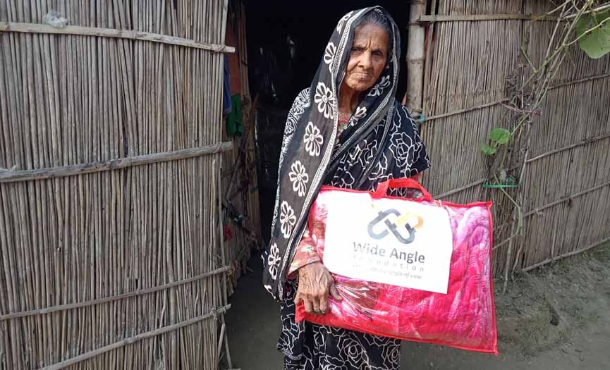 <strong>Spreading Warmth and Compassion: WIDE ANGLE Foundation’s Blanket Distribution</strong>