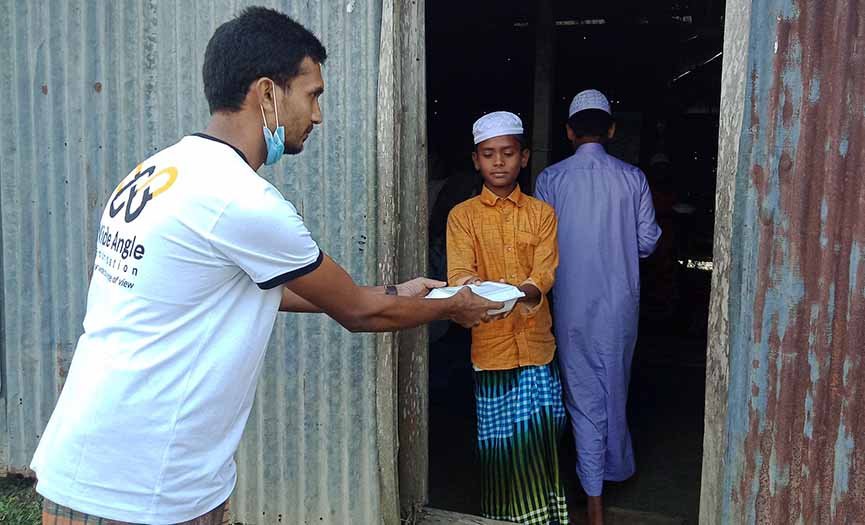 <strong>WIDE ANGLE Foundation Brings Joy and Nourishment with Iftar Distribution in Kurigram</strong>