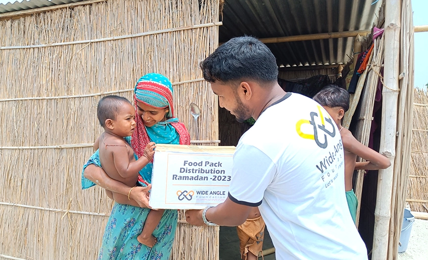 <strong>WIDE ANGLE Foundation distributes Ramadan food packs to underprivileged communities in Kurigram district.</strong>